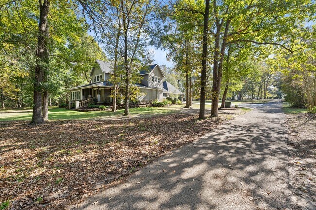 Building Photo - 11085 Jake Pearson Rd