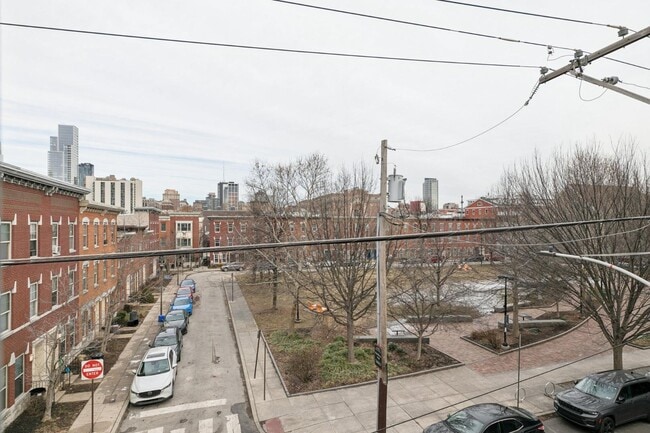 Building Photo - 1228 Catharine St