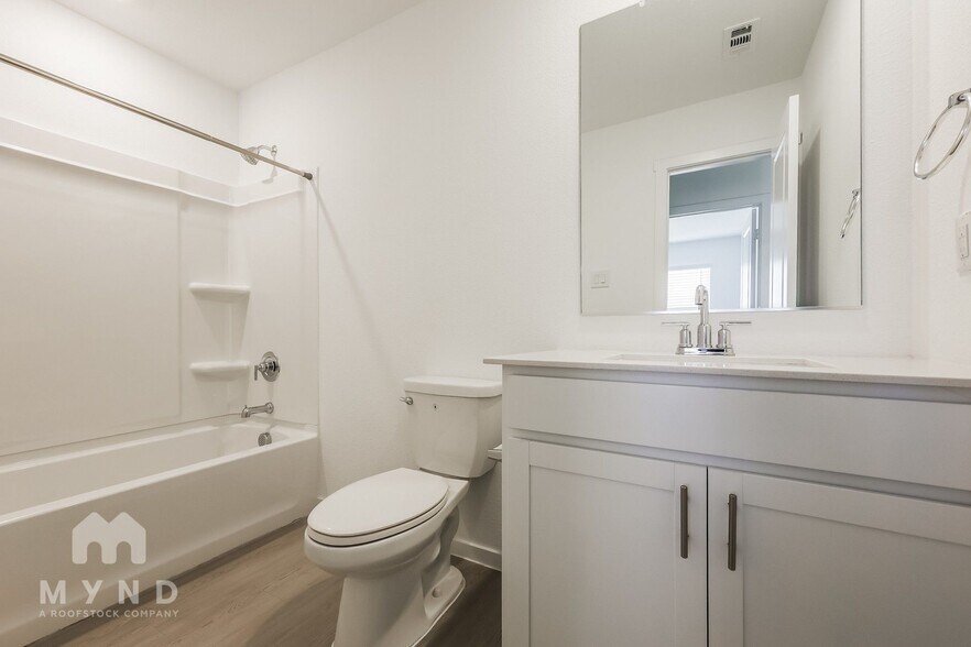 Building Photo - 2764 Ctr Crk Ln