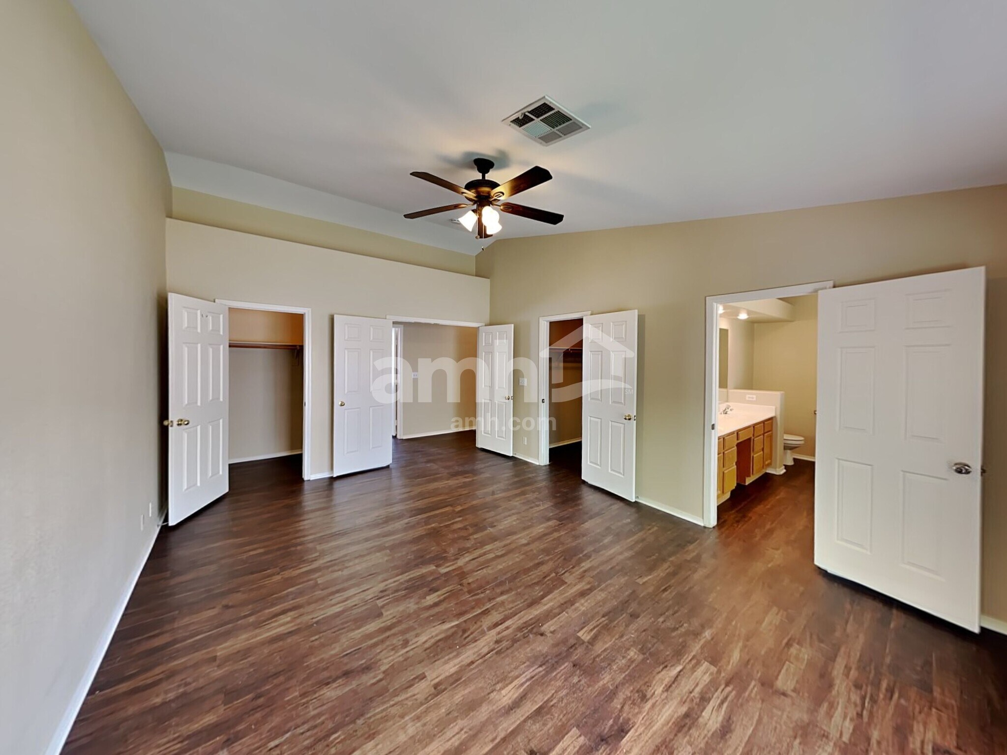 Building Photo - 1023 Companion Way