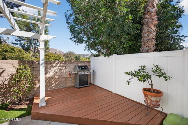 Building Photo - 4202 Lost Springs Dr