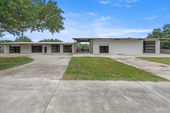 Building Photo - 413 S Los Cerritos Cir