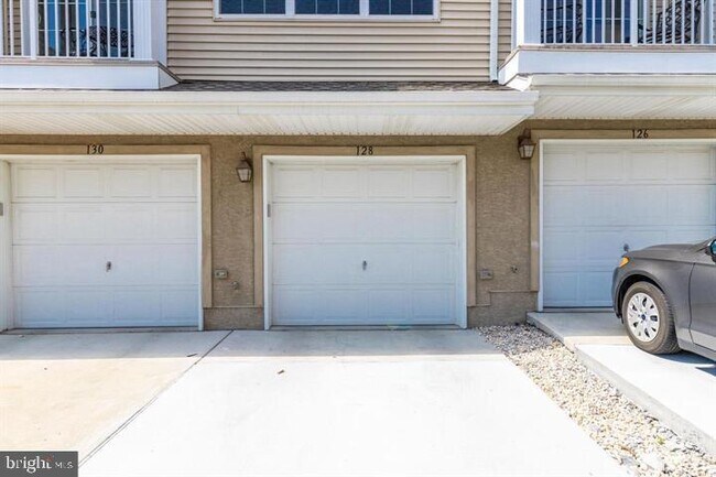 Building Photo - 128 Justin Dr