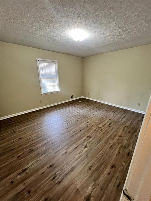 Building Photo - 1961 Pine Dr SW