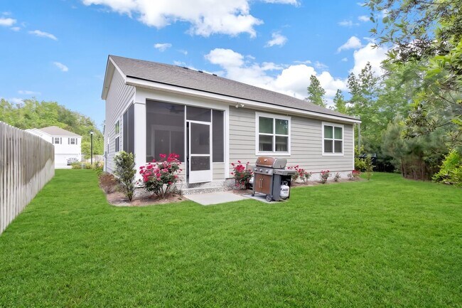 Building Photo - 376 Brennan Dr