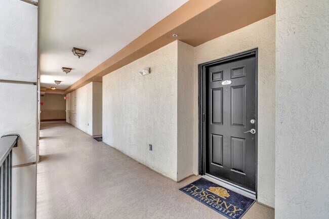 Building Photo - 3317 Tuscany Way