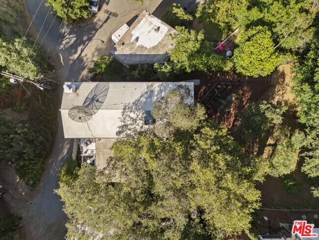 Building Photo - 8506 Oak Ct
