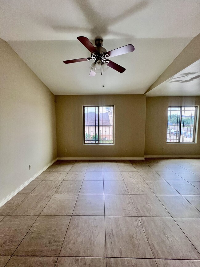 Building Photo - 408 Shiloh Dr