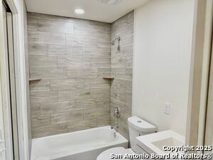 Building Photo - 687 Burr Oak Ln