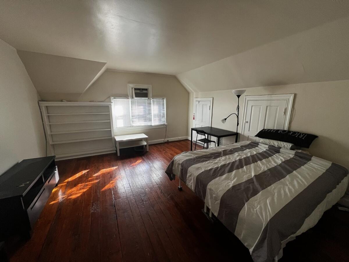 3rd Floor Bedroom - 400 E 19th St