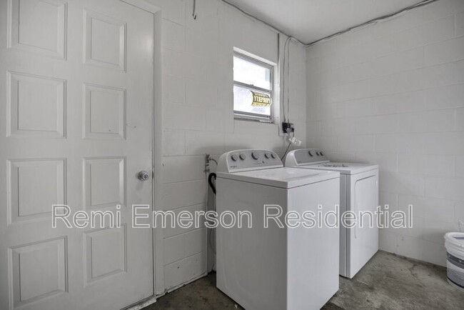 Building Photo - 14025 Southeast 54th Ct.