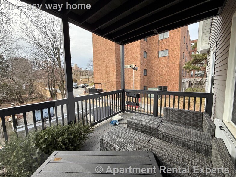 Building Photo - 42 Gibbens St