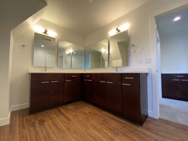 Building Photo - 389