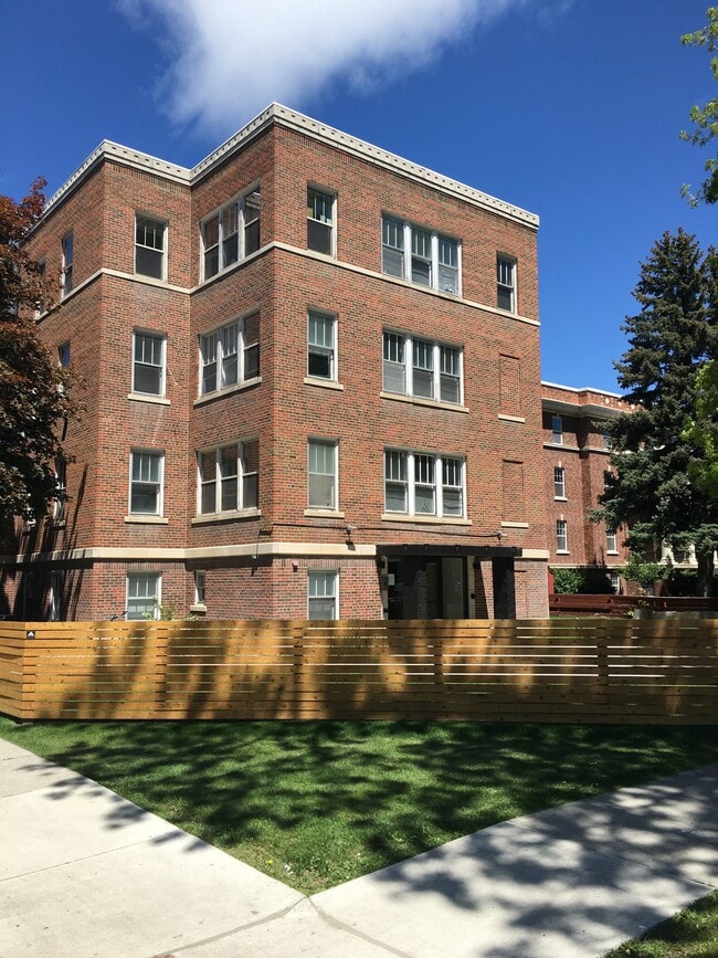Building Photo - Apartments in the HEart of downtown Bozeman!