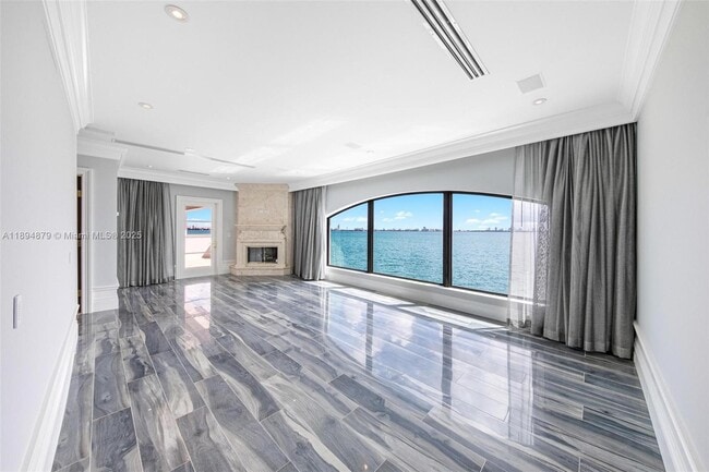 Building Photo - 1331 Bay Terrace