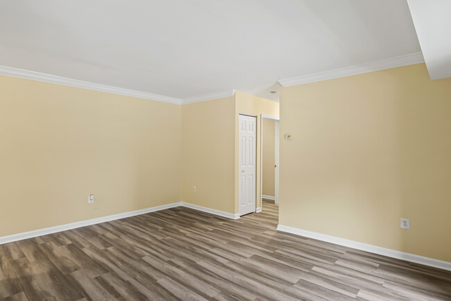 Building Photo - 6007 Majors Ln