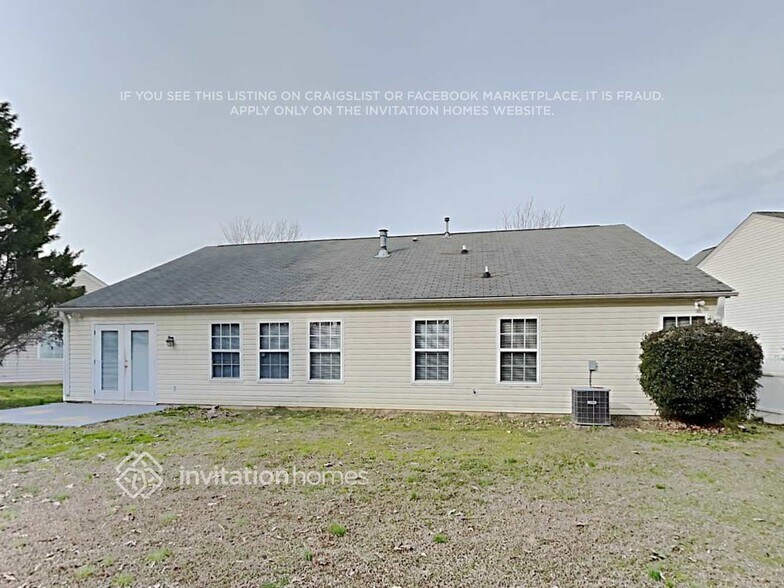 Building Photo - 4012 Edgeview Dr