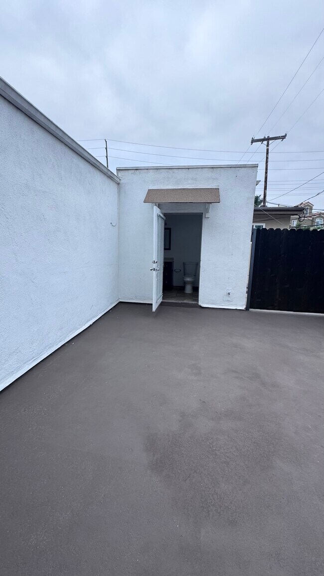 Patio - 11983 Walnut Ln