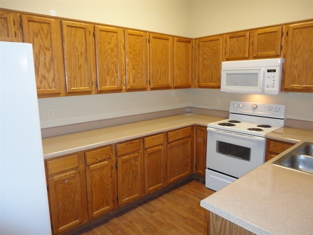 Building Photo - 1212 W Glenmere Dr