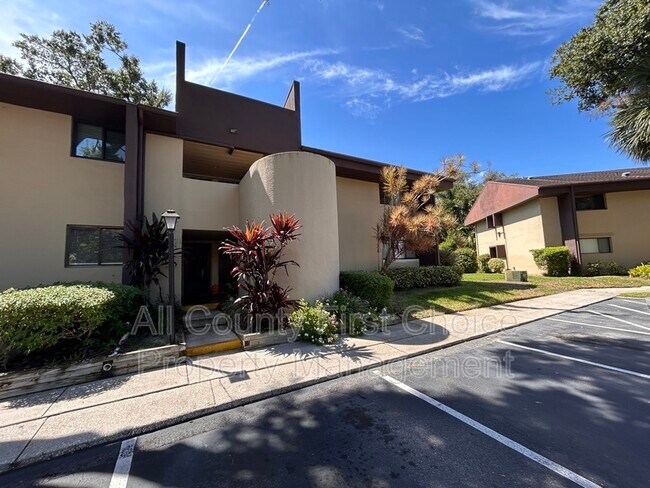 Building Photo - 760 S Village Dr