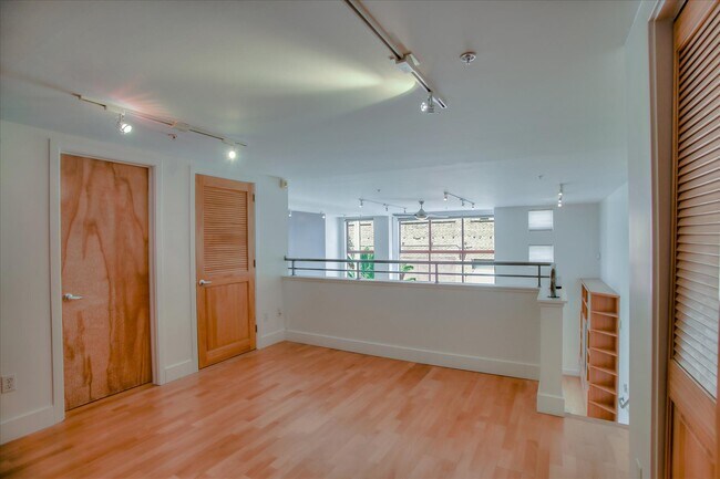 Building Photo - 1025 Minna St