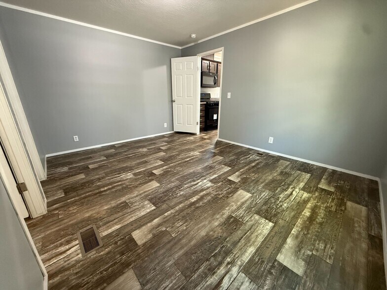 Building Photo - 11853 Cascade Cir