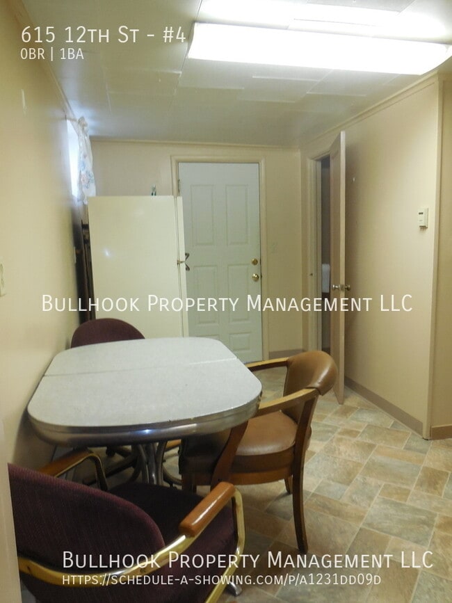 Building Photo - 615 12th St