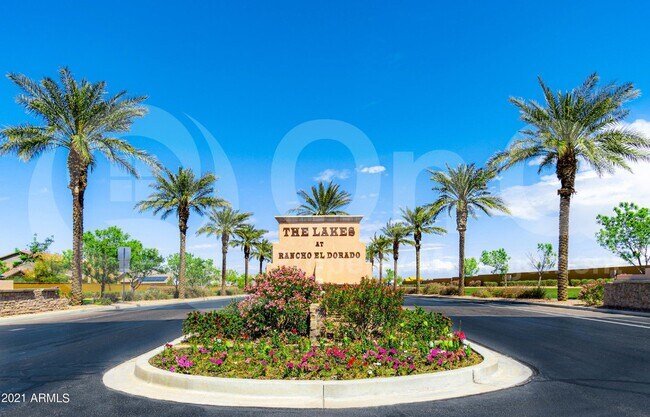 Building Photo - 40774 W Sunland Dr