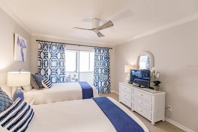 Building Photo - 1055 W Peppertree Dr