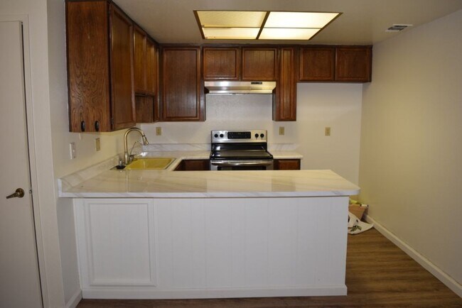 Building Photo - 6051 Roloff Way
