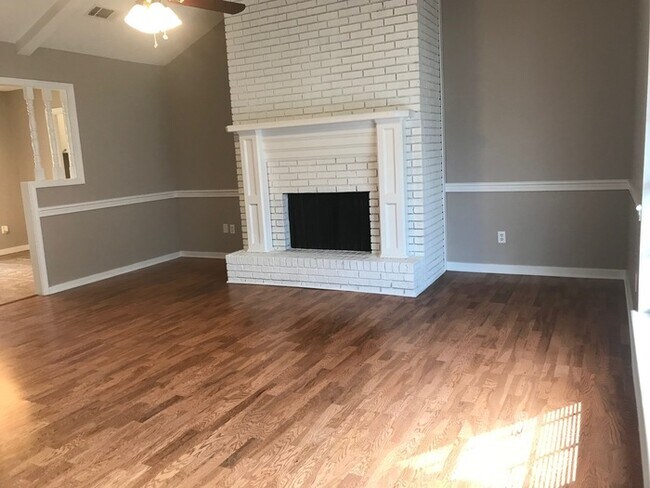 Building Photo - Beautiful Home for Lease!