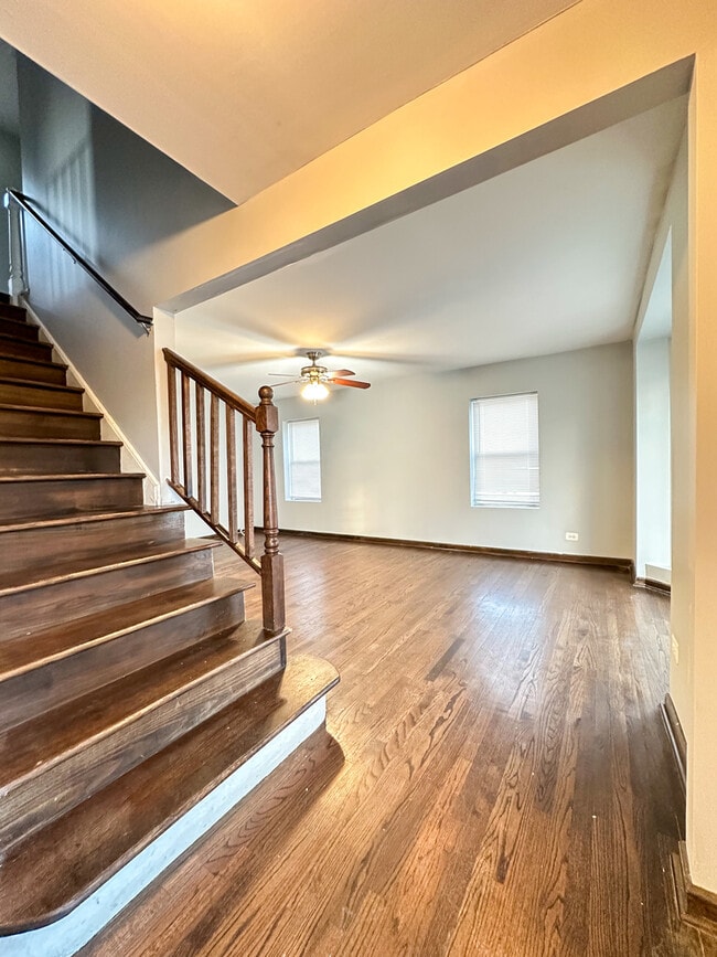 Building Photo - 6058 S Richmond St