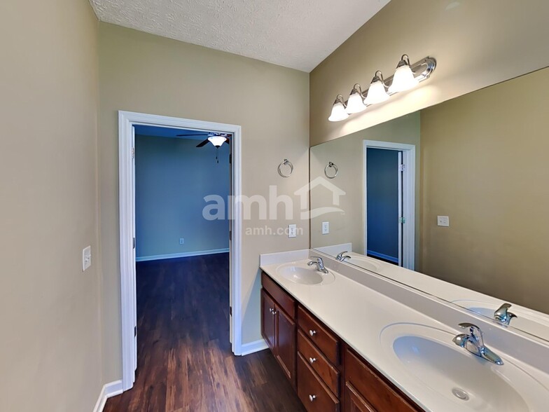 Building Photo - 106 Brant Ln
