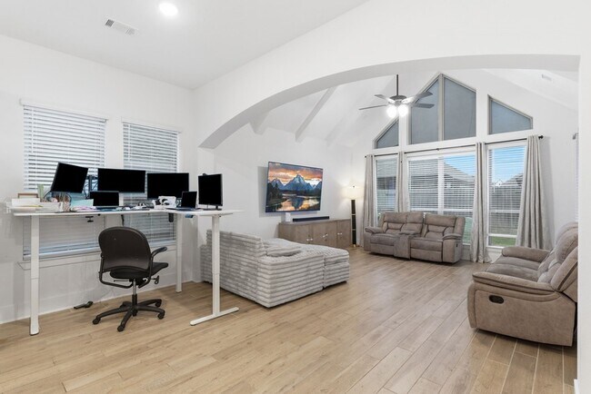 Building Photo - 10519 Cecilia Star Ln