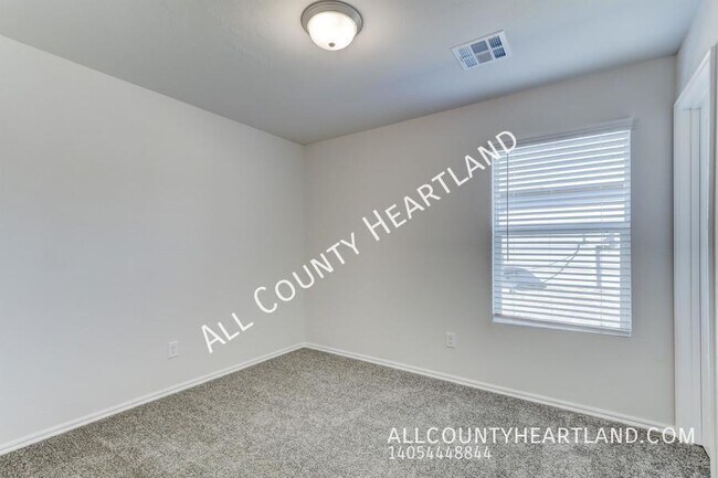 Building Photo - 3425 Molly Dr