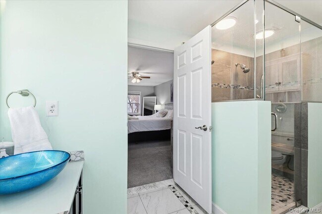 Building Photo - 67 Thoreau Ct