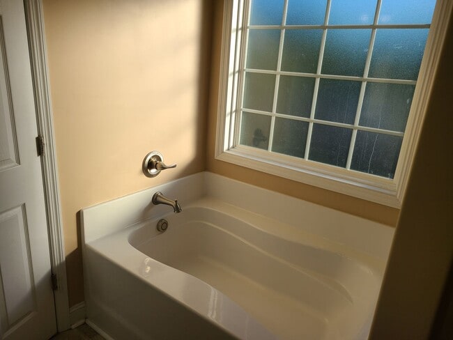 Building Photo - 3 Bedroom, 2.5 bath home - Sneads Ferry - ...