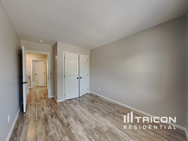 Building Photo - 104 N Tanninger Rd