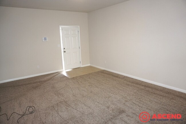 Building Photo - Charming Southwest Home!