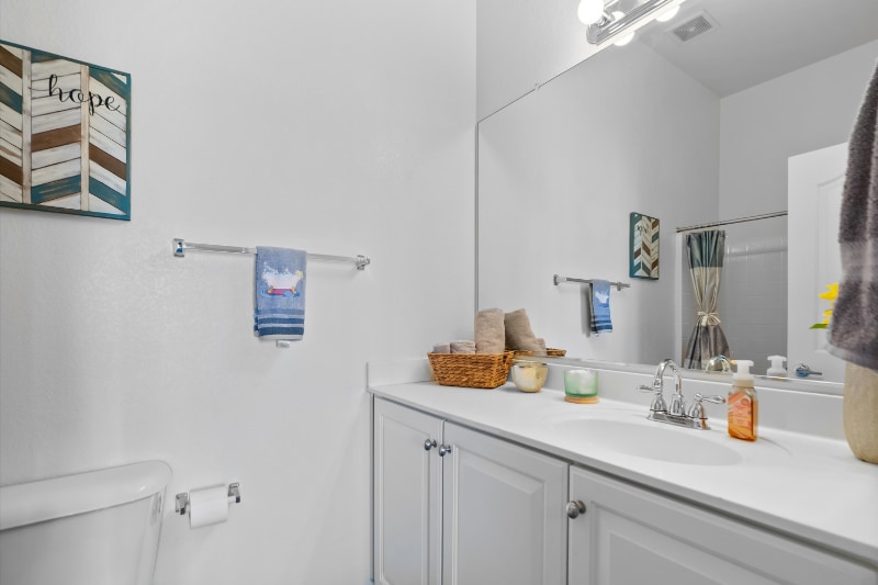 Building Photo - 2150 W Alameda Rd