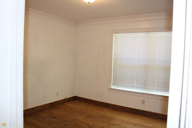 Building Photo - 203 Carrington Way