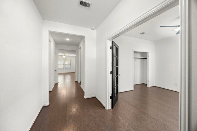 Building Photo - 31319 Horseshoe Meadow Bend Ln