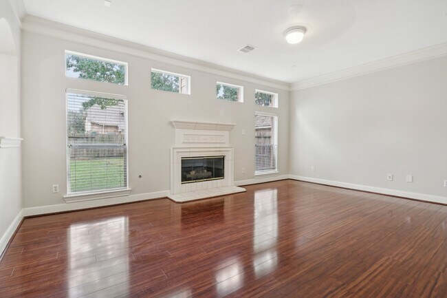 Building Photo - 12611 Brookfield Park