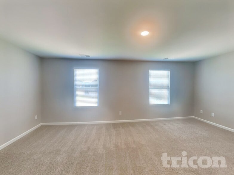 Building Photo - 752 Prominence Rd