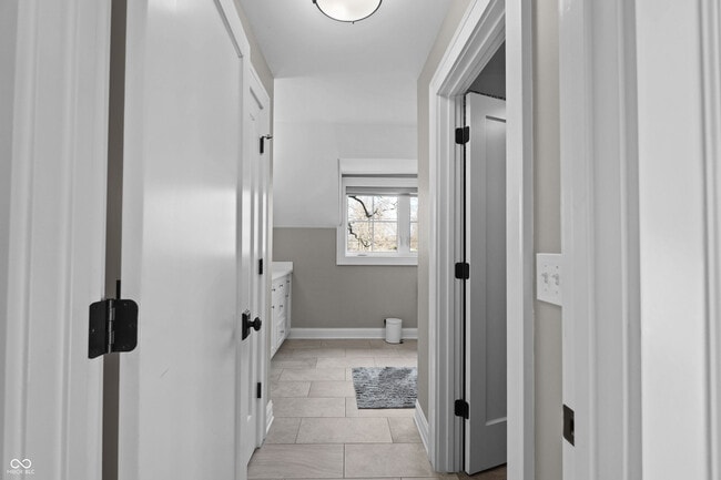 Building Photo - 1210 Golden Hill Dr