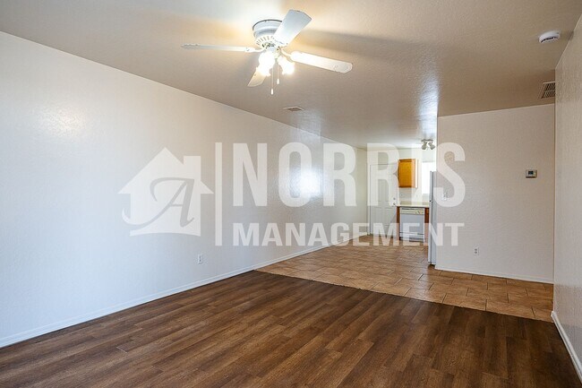 Building Photo - 10179 W Durango Cir