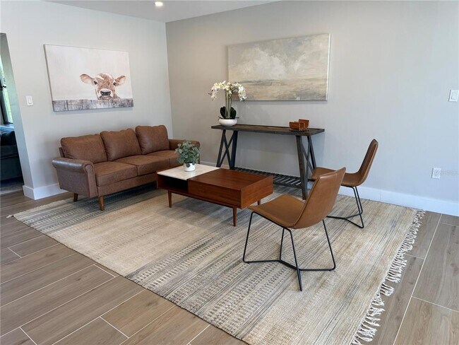 Building Photo - 808 25th Ave W