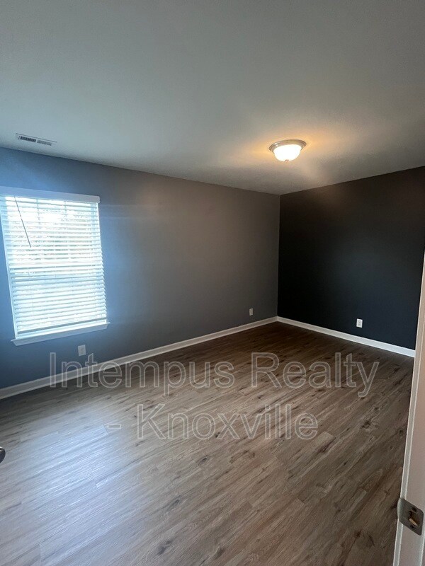 Building Photo - 5469 Calvert Ln