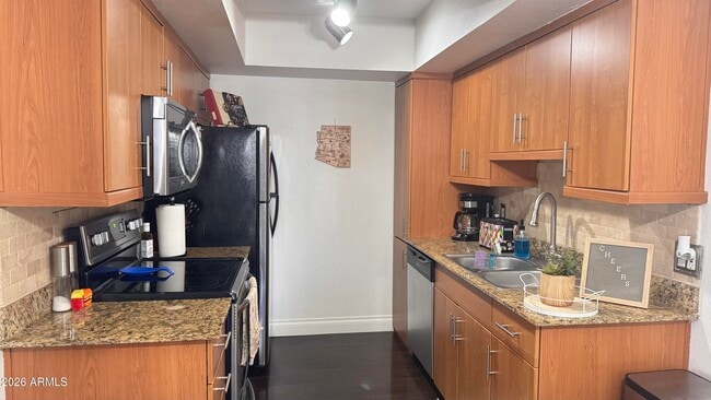 Building Photo - 7350 N Vía Paseo Del Sur