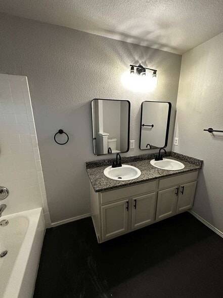 Building Photo - 1028 Doras Dr